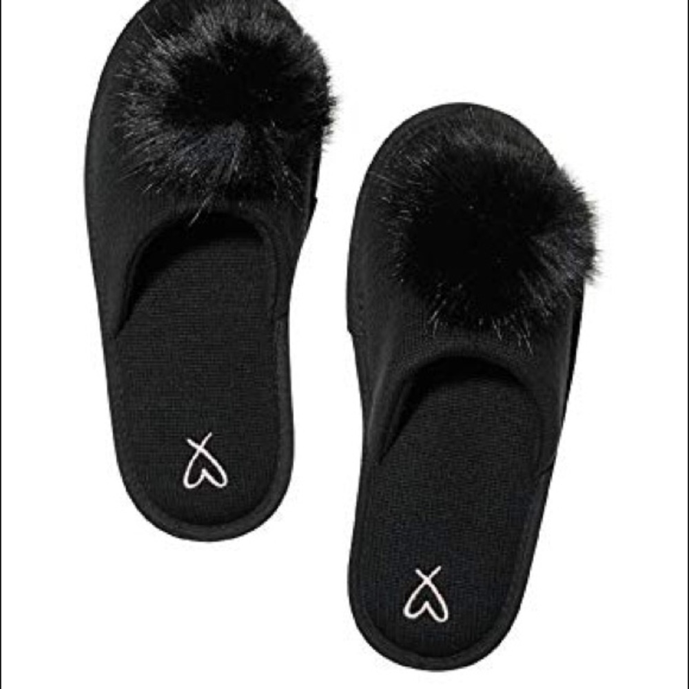 Bundle Of 2 Pairs Of Vs Slippers - image 3